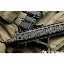 Magpul AFG2 Angled Fore Grip - Dark Earth 3